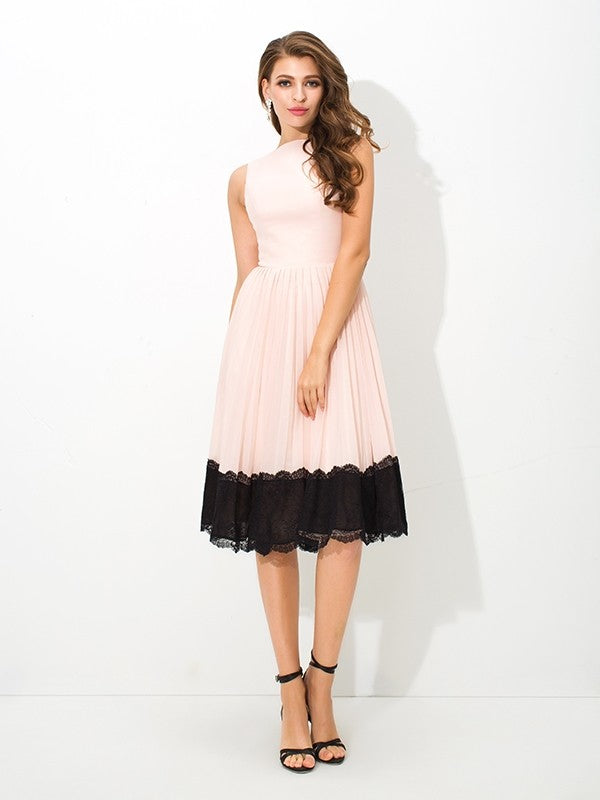 A-Line/Princess High Neck Lace Sleeveless Short Homecoming Dresses Chiffon Cocktail Dresses Emilie