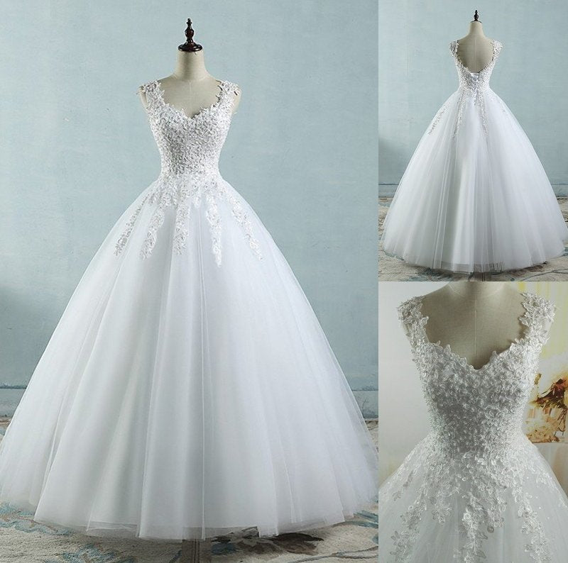 Floor-Length Sleeveless Ball Sweetheart Applique Gown V-neck Tulle Wedding Dresses