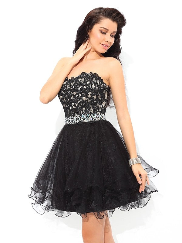 A-Line/Princess Sweetheart Cocktail Satin Homecoming Dresses Leanna Applique Sleeveless Short Dresses