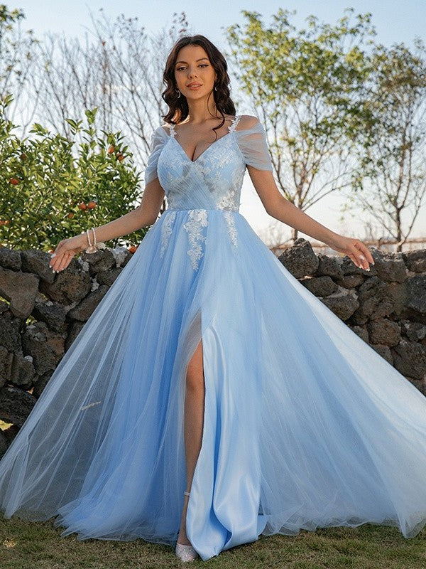 Sleeves A-Line/Princess V-neck Short Applique Tulle Sweep/Brush Train Dresses