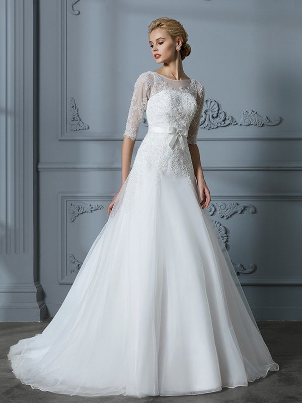 Lace Court Sleeves 1/2 Scoop Train A-Line/Princess Tulle Wedding Dresses