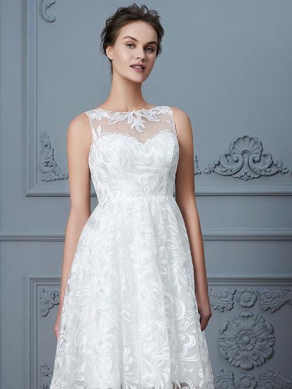 A-Line/Princess Asymmetrical Scoop Sleeveless Lace Wedding Dresses