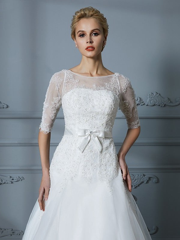 Lace Court Sleeves 1/2 Scoop Train A-Line/Princess Tulle Wedding Dresses